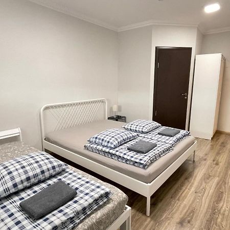 Anna'S Guesthouse Рига Экстерьер фото